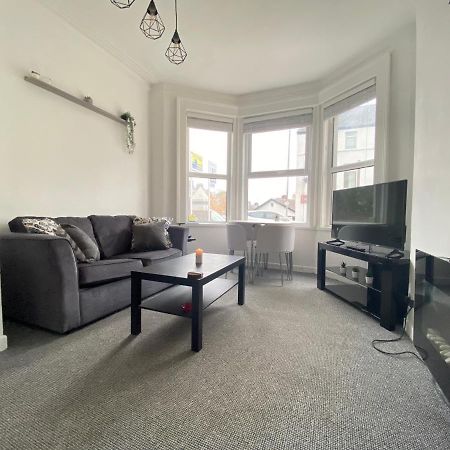 Cheap & Cheerful Apartment Near Bangor Marina Exterior foto